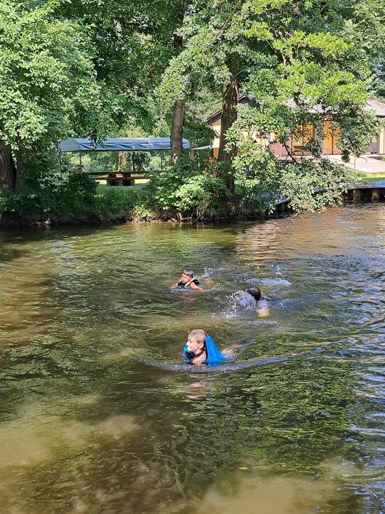 Fotografie z tábora 52