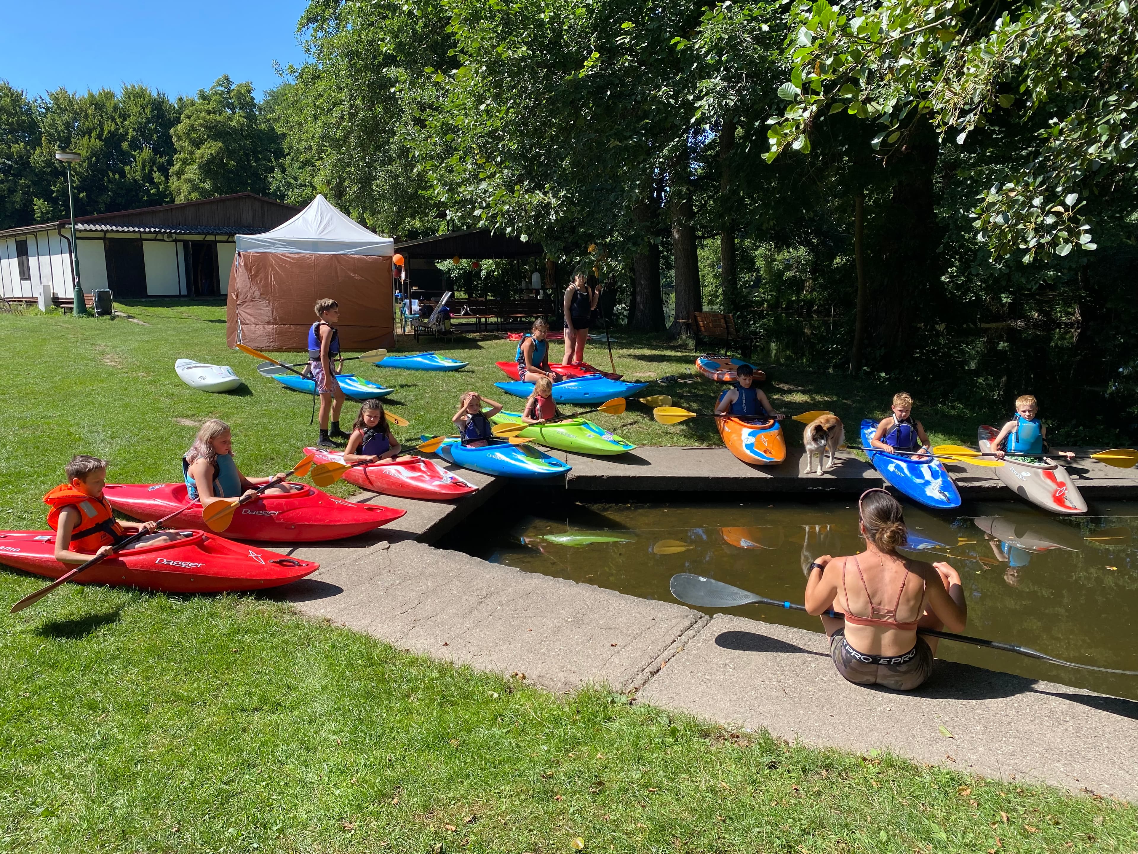 Fotografie z tábora 77